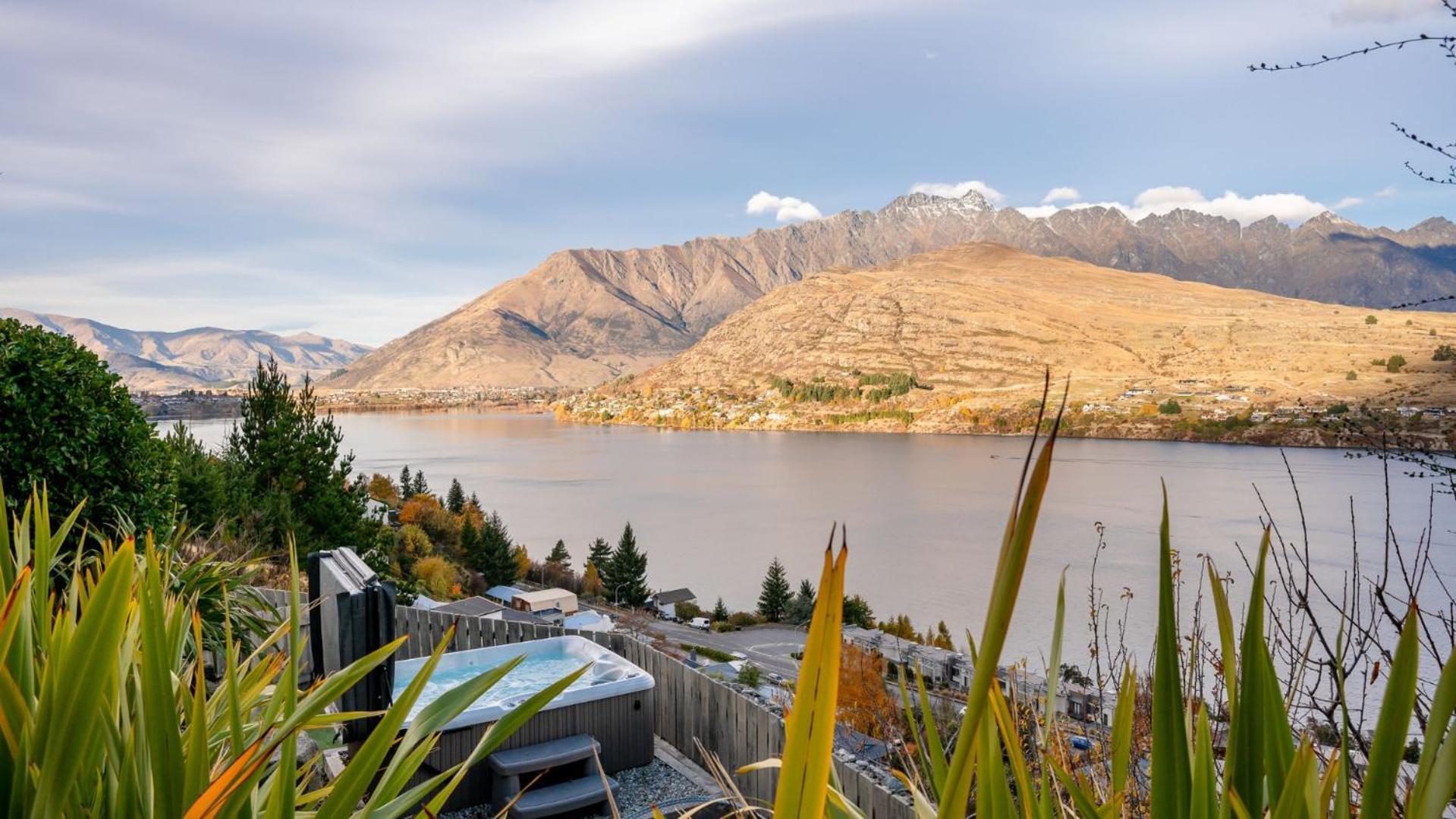 Tahuna Vista-Fire Place-Hot Tub -Free Parking -Bbq Queenstown Exteriör bild