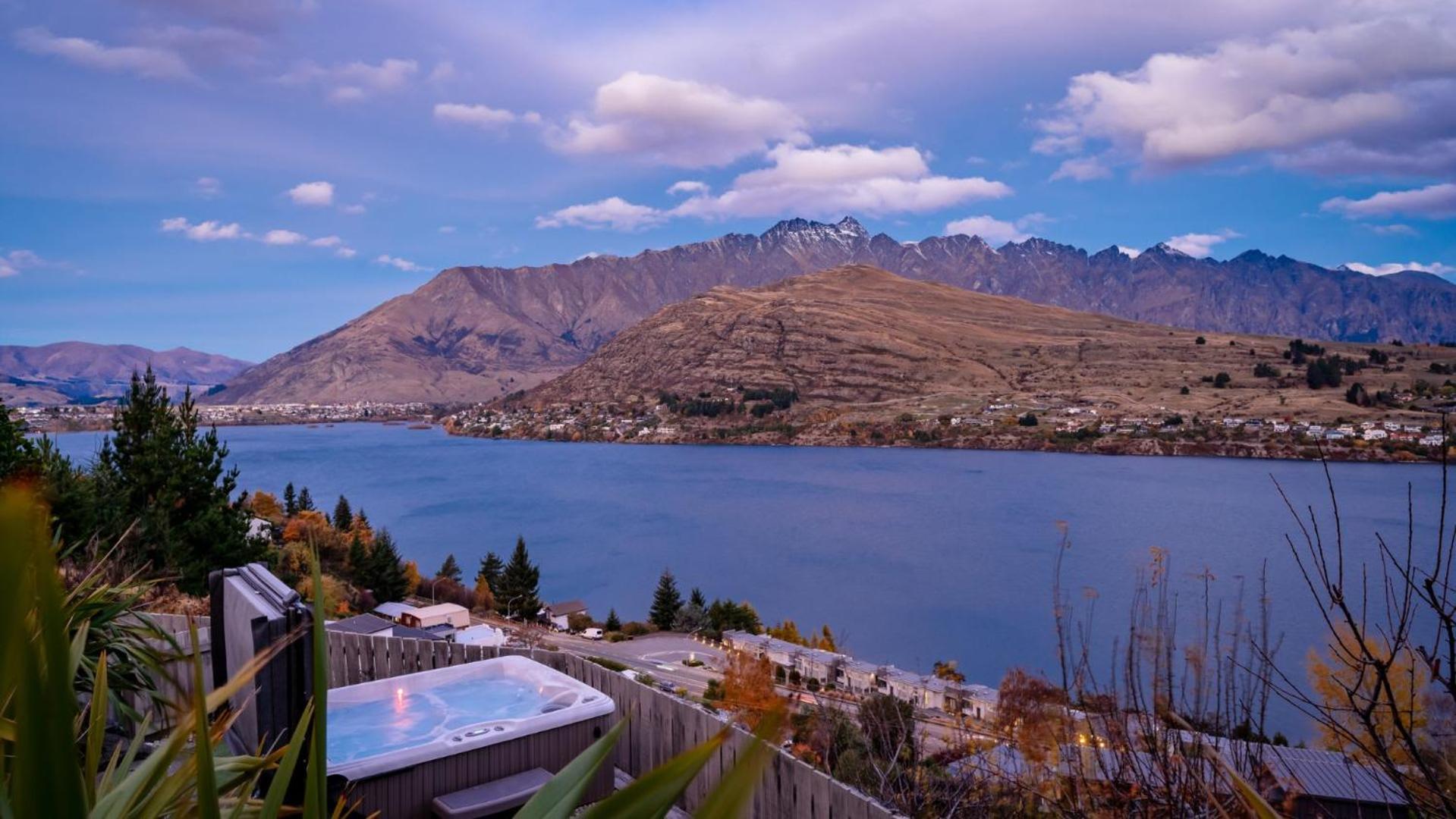 Tahuna Vista-Fire Place-Hot Tub -Free Parking -Bbq Queenstown Exteriör bild